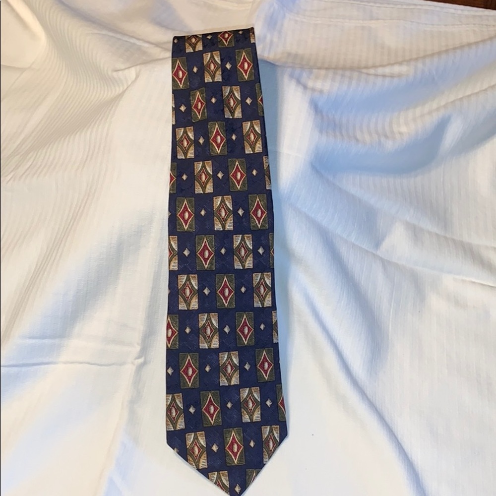 Tom James Tie